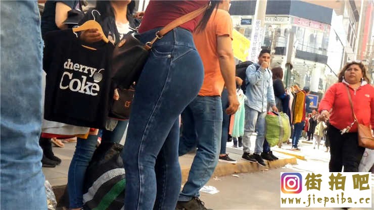 1593447d1551418158_delicia_de_teen_modelo_venezolana_con_culote_en_jeans.mp4_sna.jpg