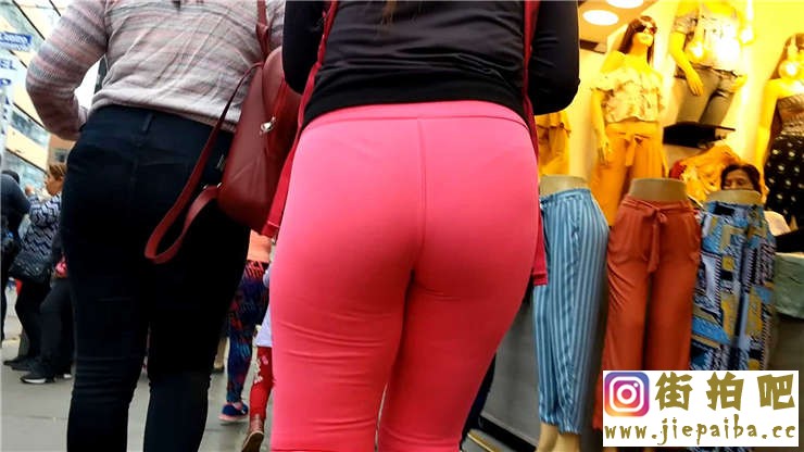 1595854d1552361166_rica_teen_en_leggins_rosas_marcando_tanga_uff_que_cuerpo.mp4_.jpg