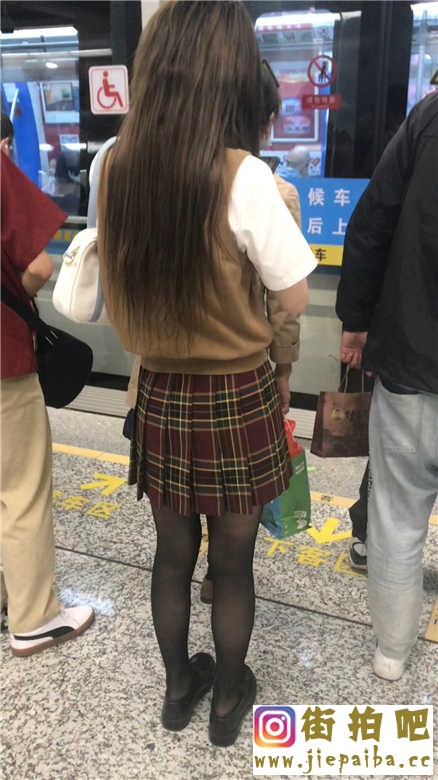 11 (14).jpg