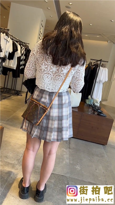 11 (8).jpg