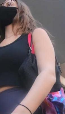 街拍蓝色瑜伽裤美眉丰臀[MP4/1.12G]