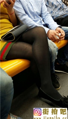 4K-地铁拍摄黄色连衣短裙黑色丝袜小少妇[MP4/808M]