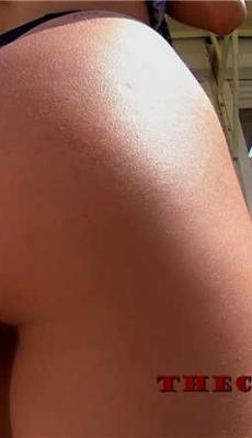 黑色丁字比基尼洋妞极品圆润翘臀[MP4/464M]